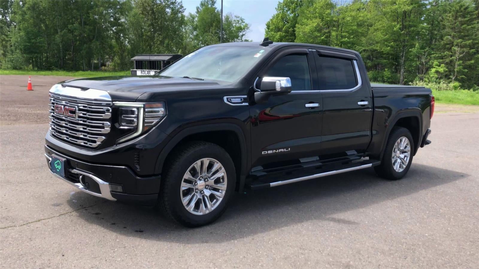 2023 GMC Sierra 1500 — interior view