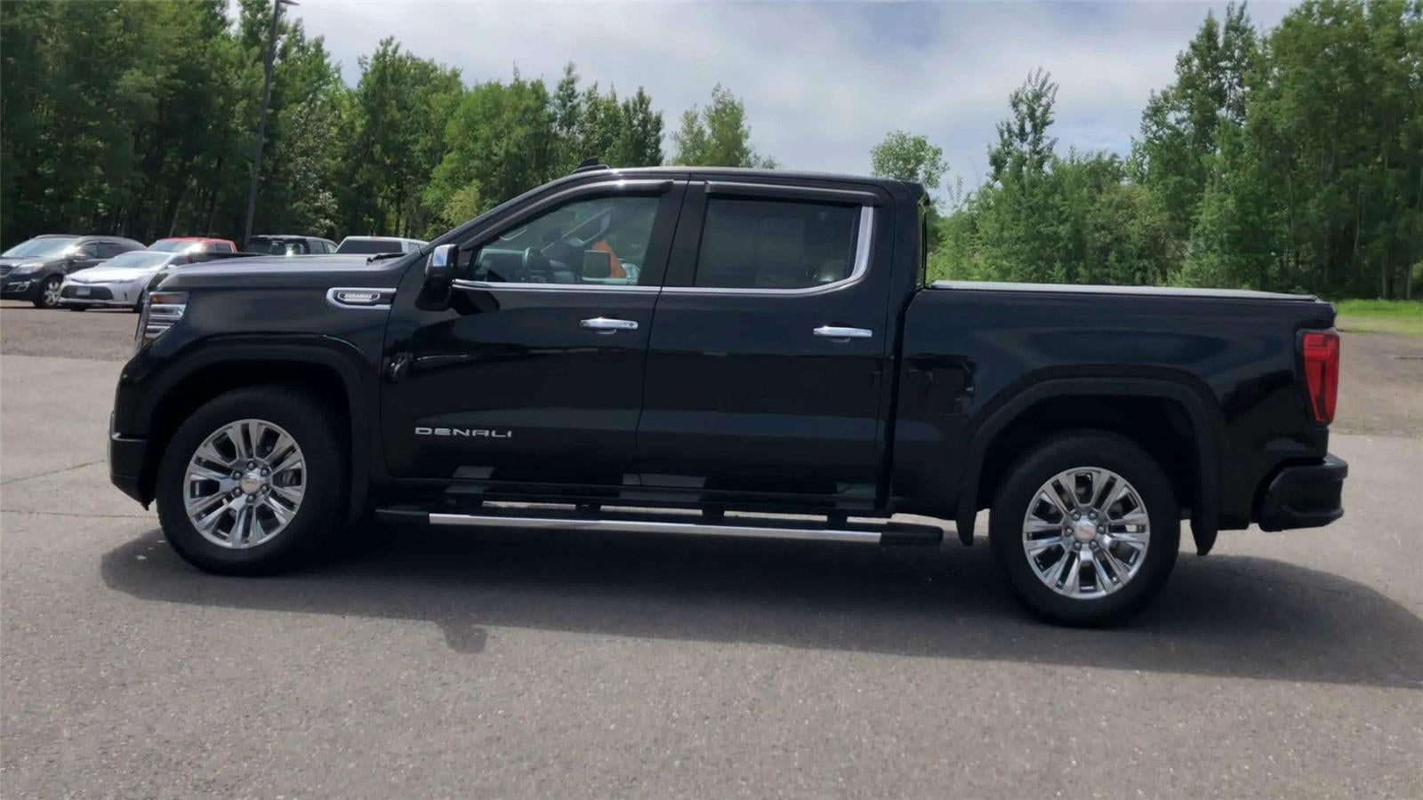 2023 GMC Sierra 1500 — detail view
